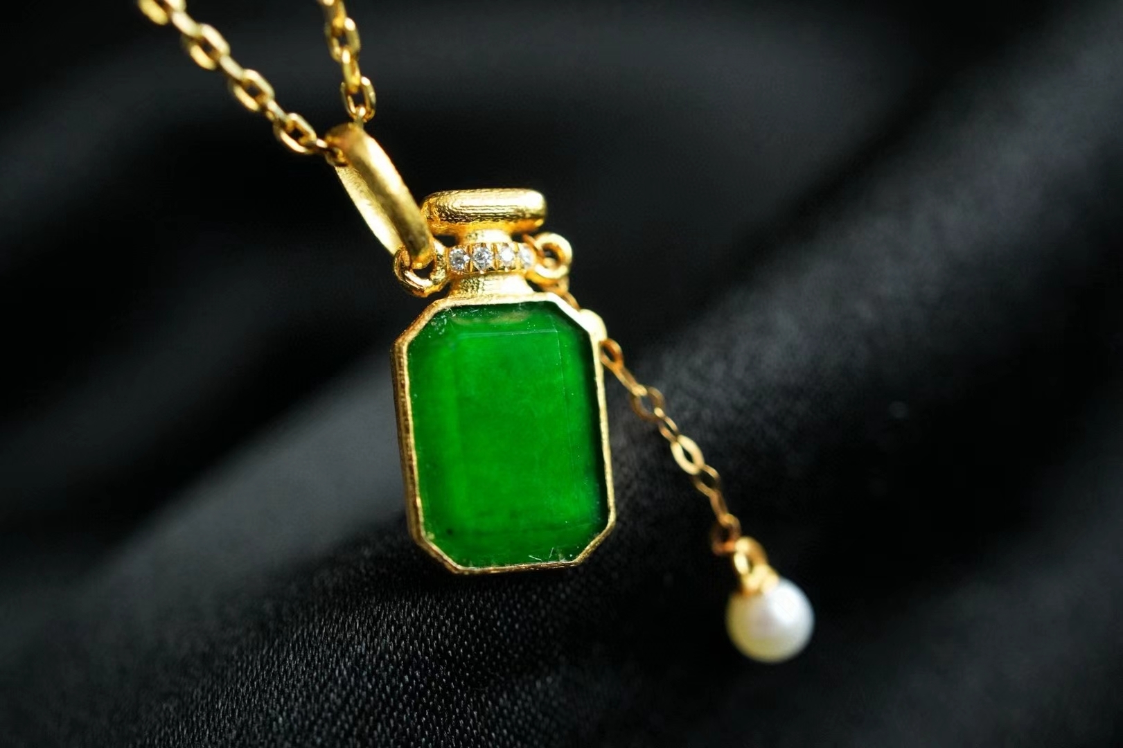 翡翠濃陽綠香水瓶吊墜,天然翡翠A玉, 緬甸玉, Jade, Jadeite