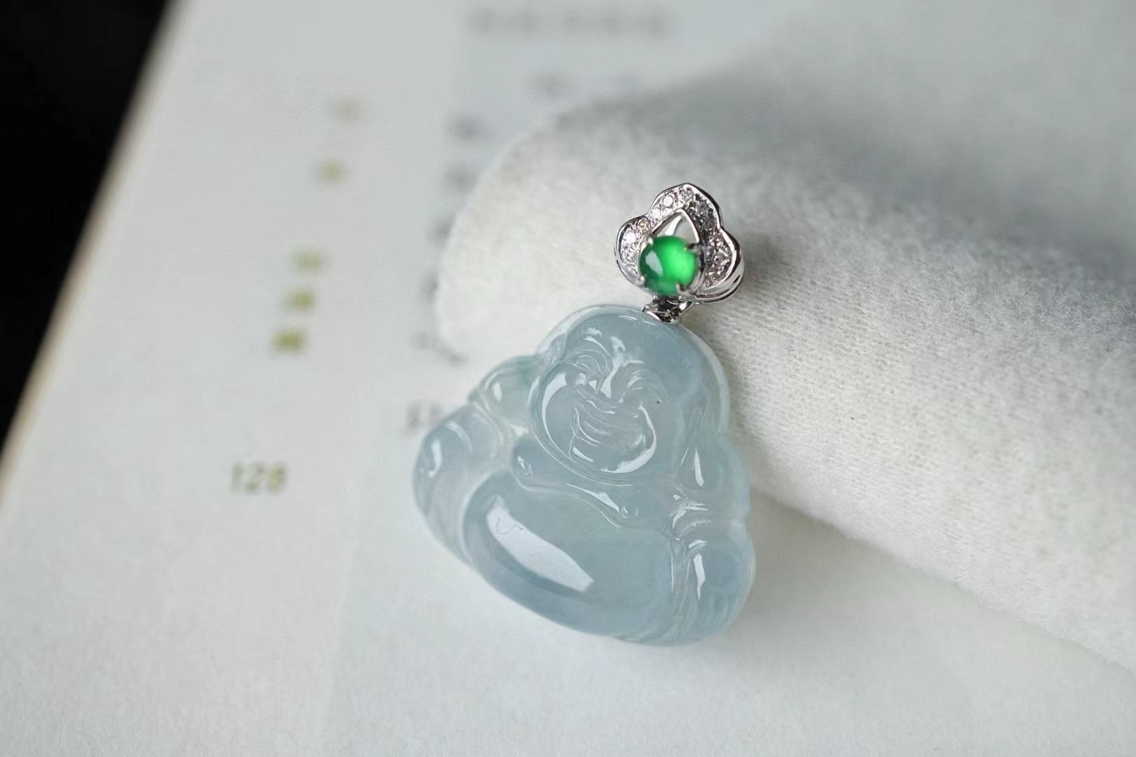 920863 翡翠冰藍水佛公吊墜