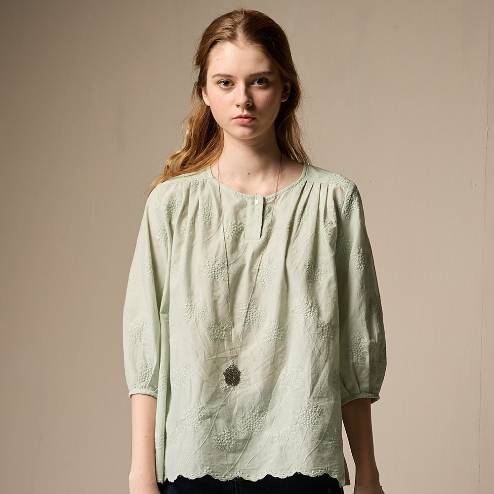 PIPPY 甜美刺繡圓領5分袖上衣 綠