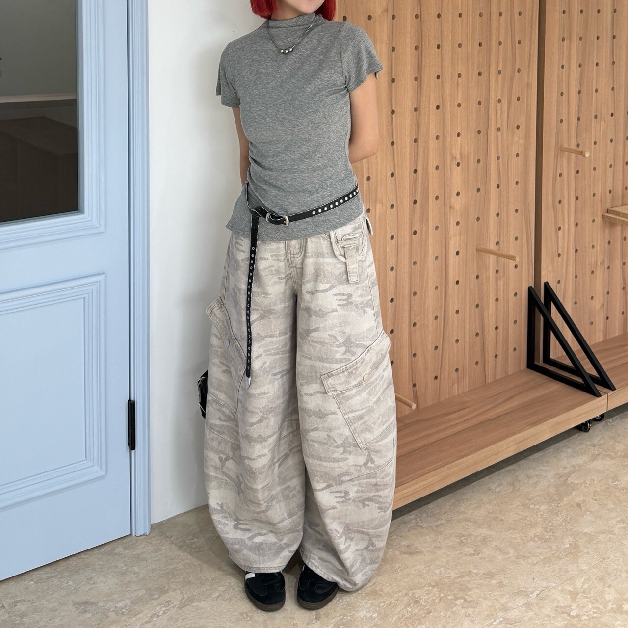 灰木年輪 淡迷彩斜口袋彎刀褲