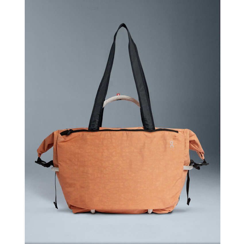 日本 On Running Track Pack 40L Elite 背包