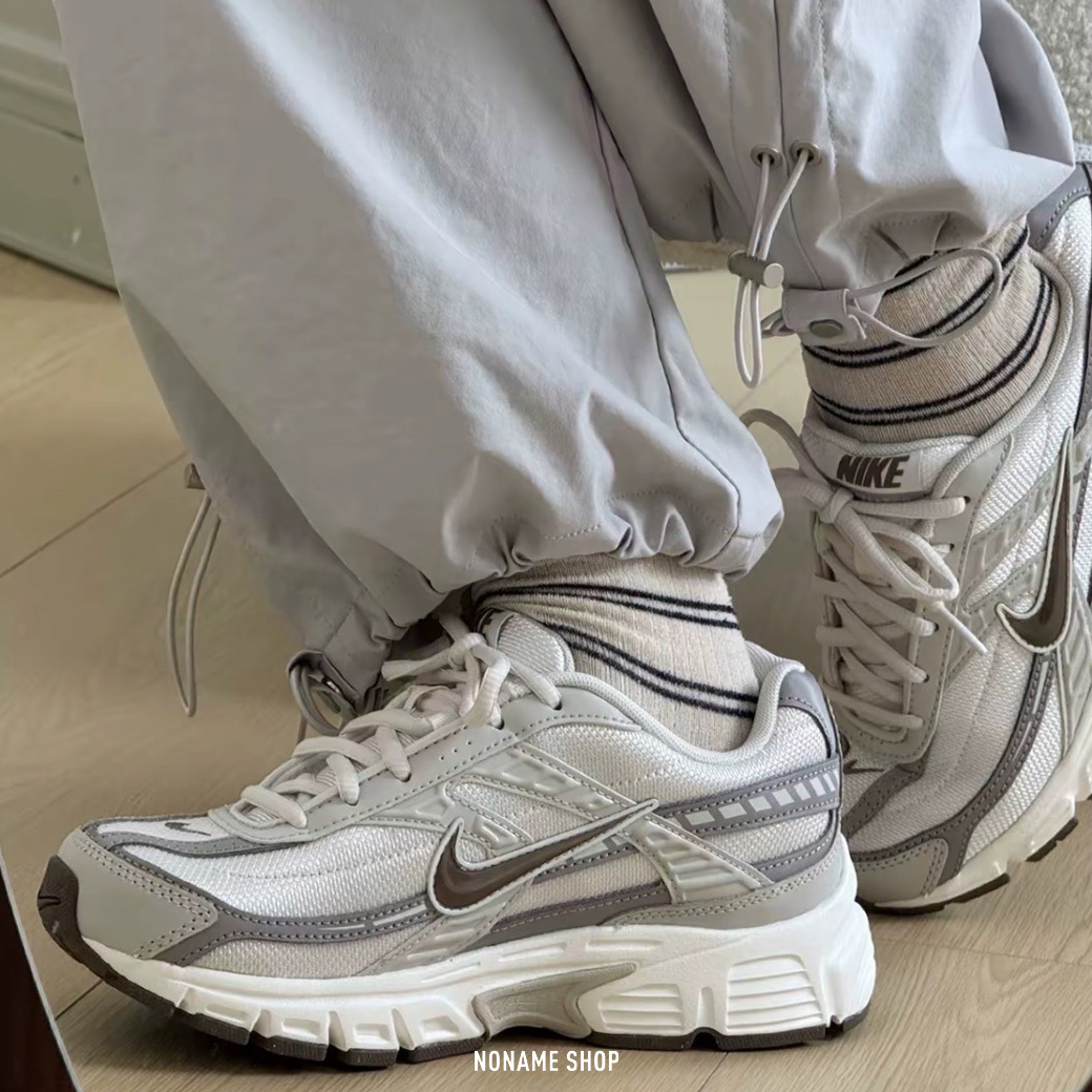 NIKE INITIATOR 復古 街頭 老爹鞋 休閒 運動 慢跑鞋 灰米棕 (女款)