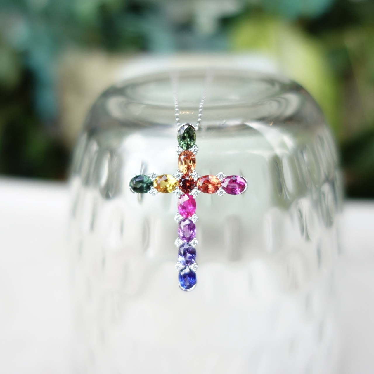 18K金彩虹藍寶石鑽石吊墜 - 十字架