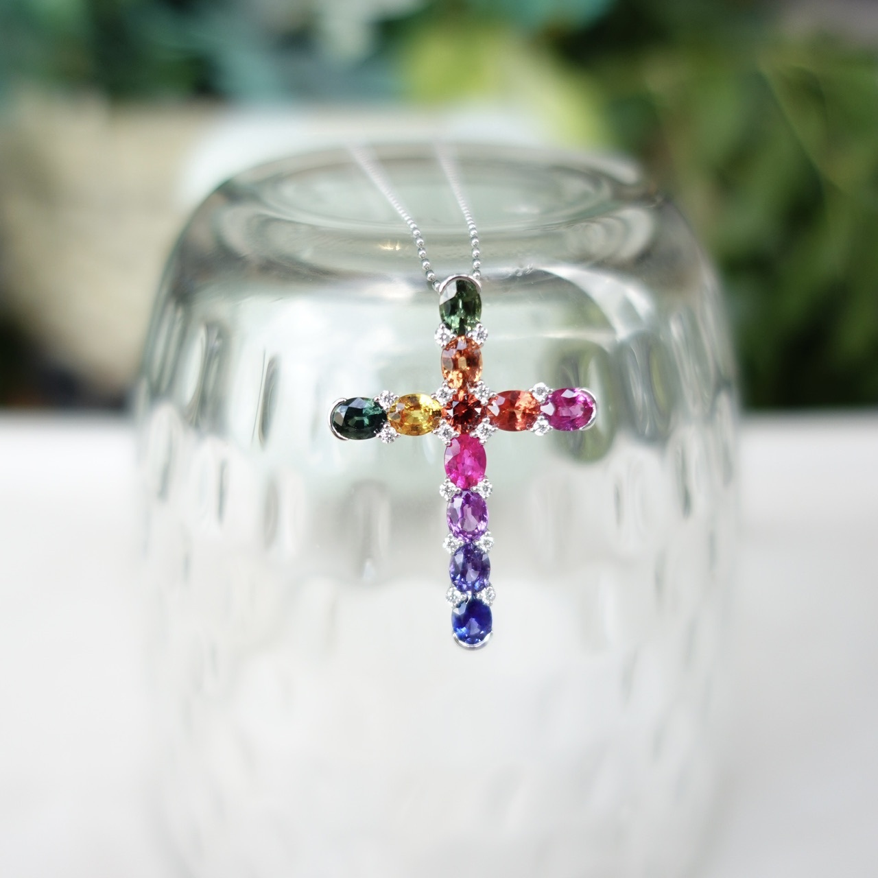 18K金彩虹藍寶石鑽石吊墜 - 十字架