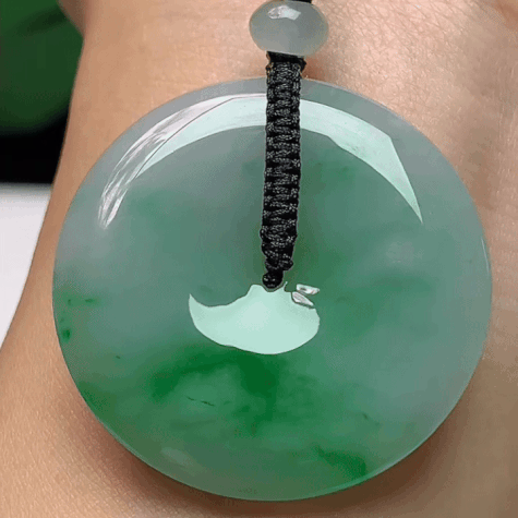 920325 翡翠飄綠平安扣 (37.3mm直徑)