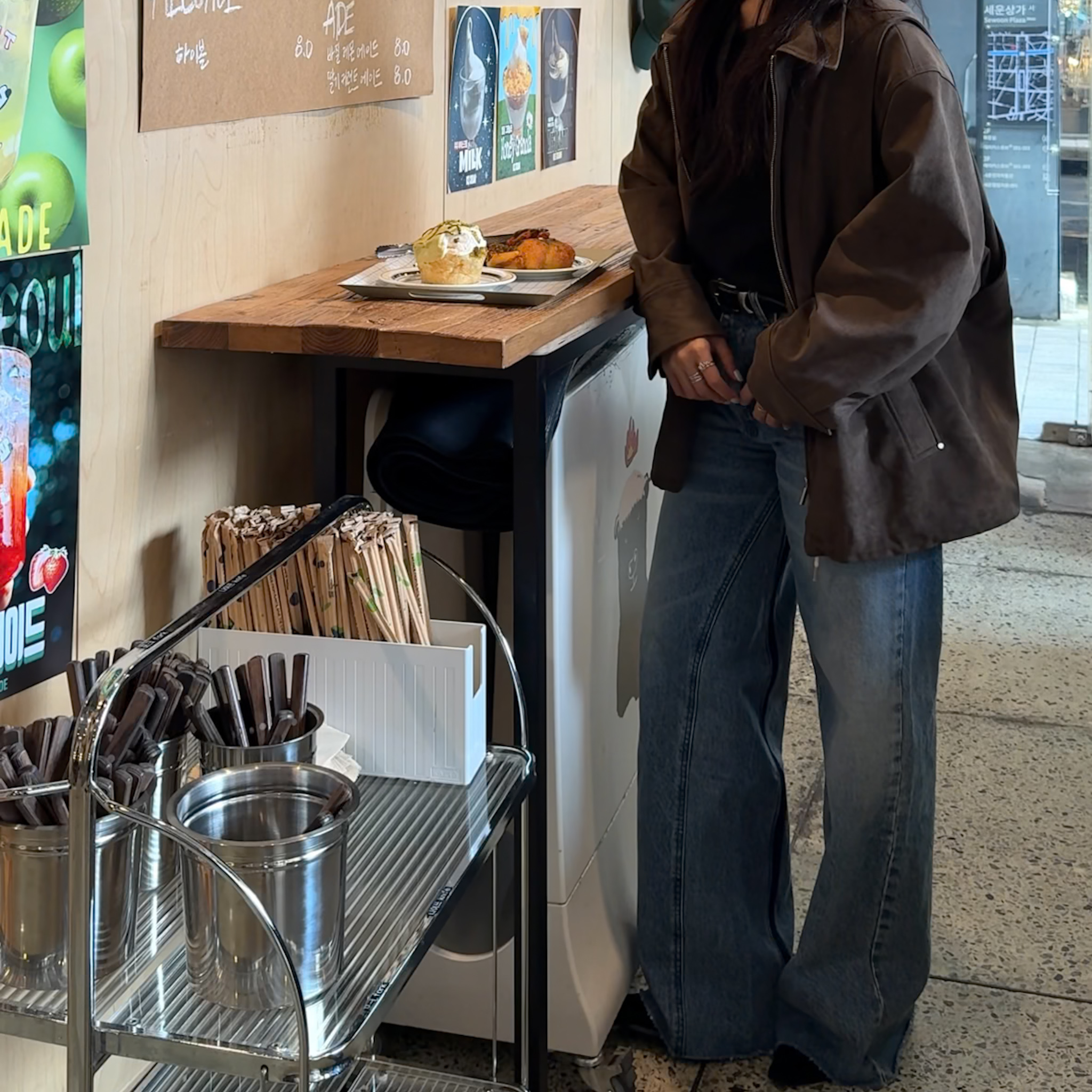 SP09高個水水衝!內側深藍車線率性直身牛仔褲(S/M)