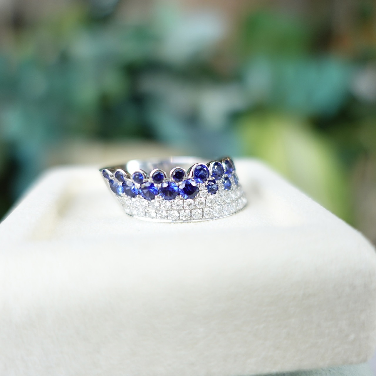 18K金天然藍寶石鑽石排戒-光影藝術