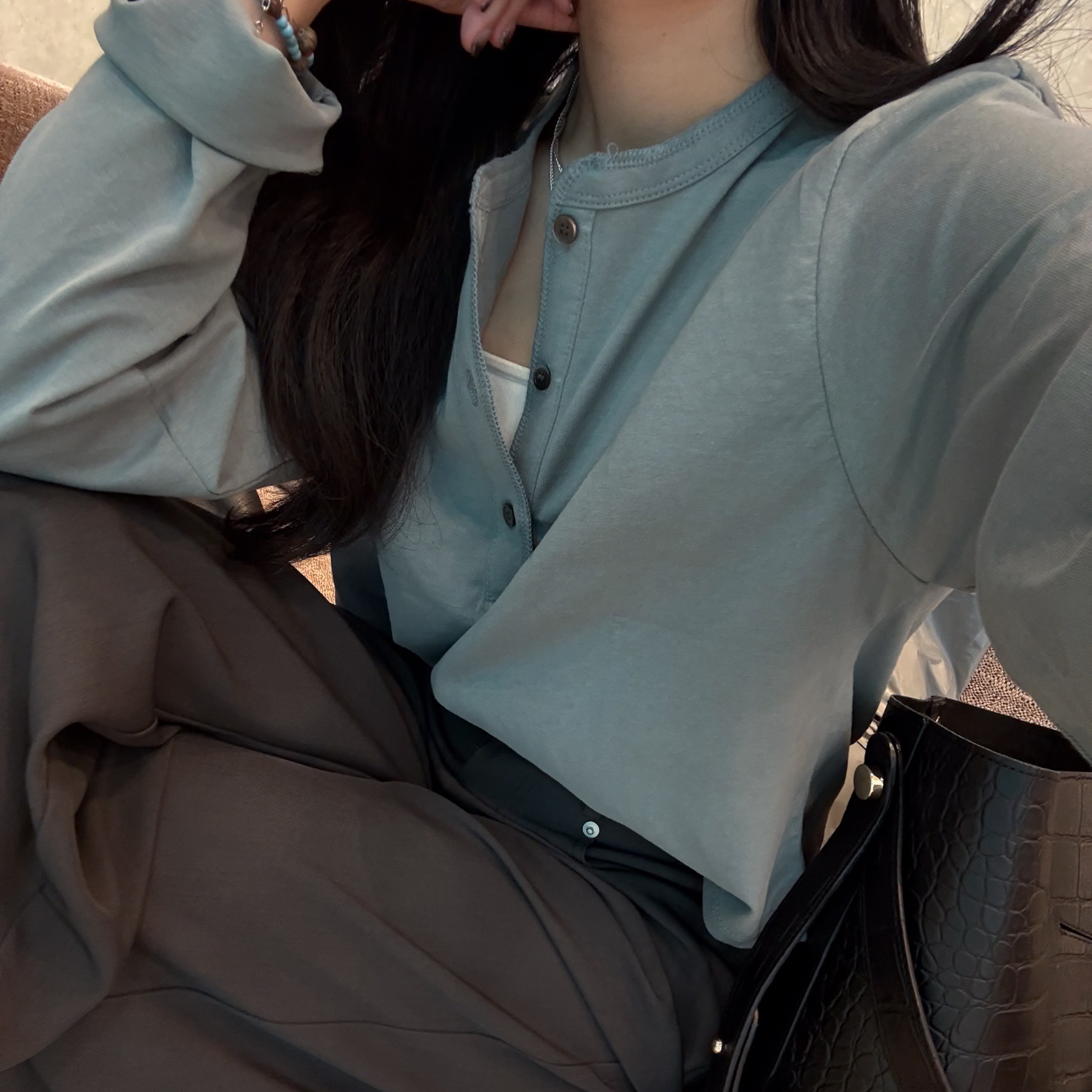 SP11百搭款三釦微短版長袖T(奶白/莫蘭迪藍/黑)