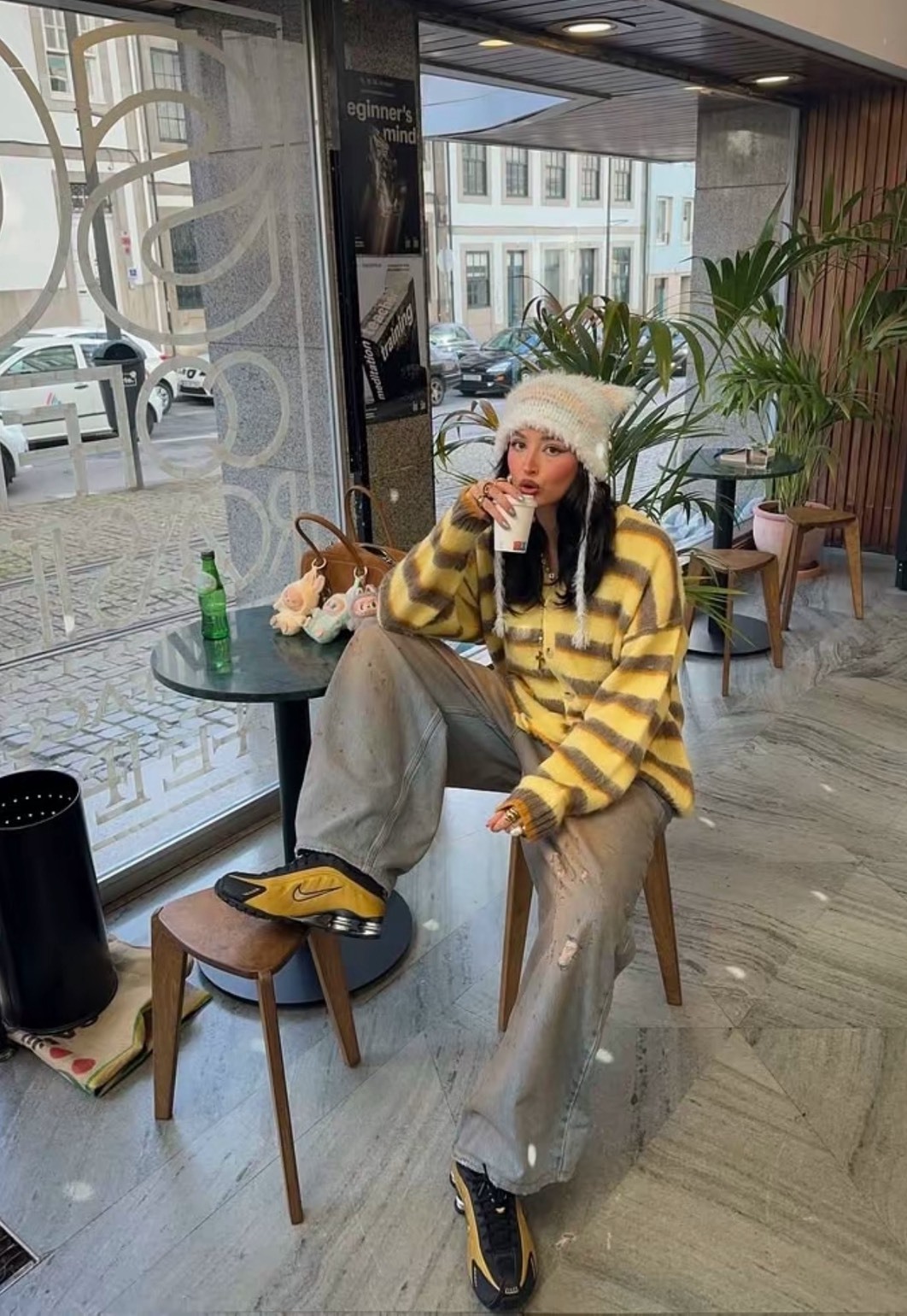 【代購】Nike 耐克 Shox R4 女款運動鞋｜黑金配色 AR3565-005