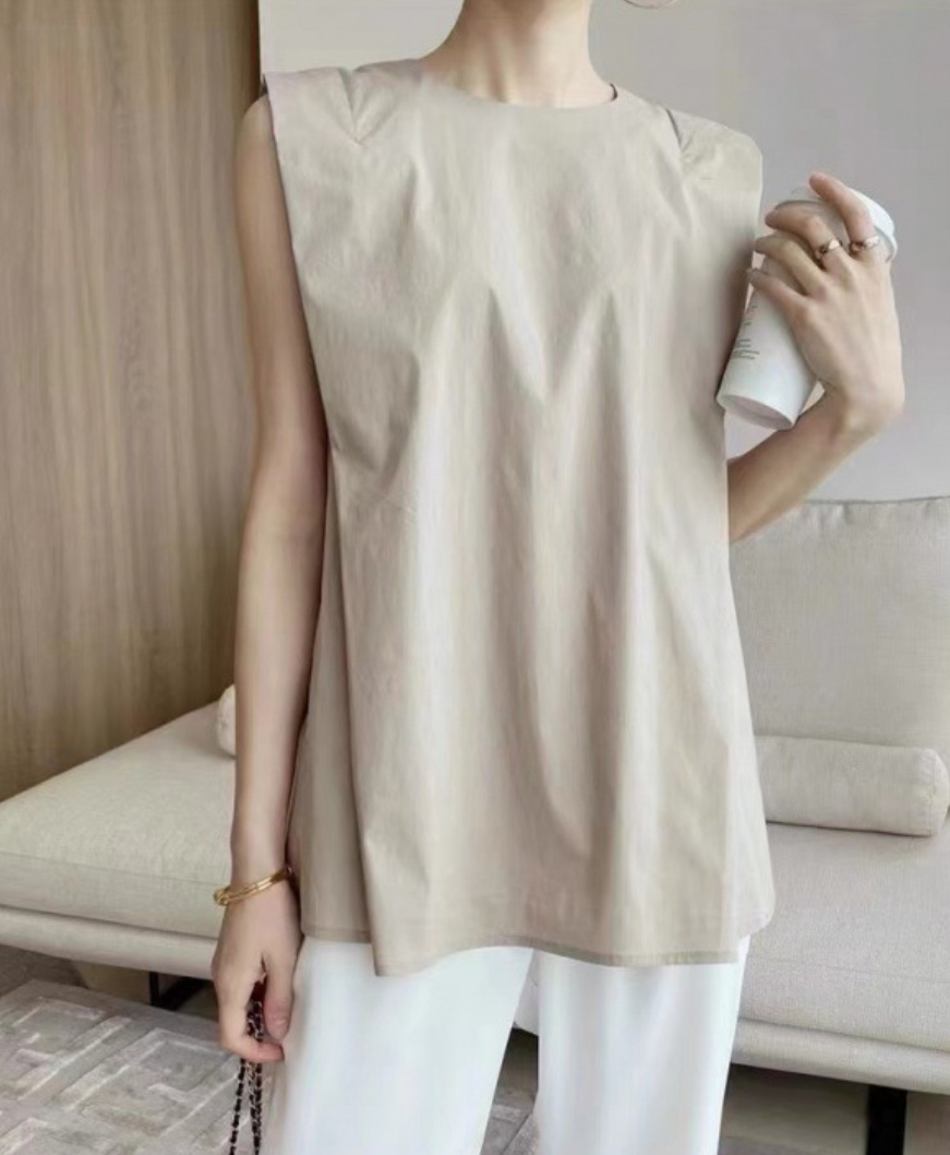 ᴷᴼᴿᴱᴬ 🇰🇷 後鈕扣俐落簡單自在時髦無袖上衣(三色)