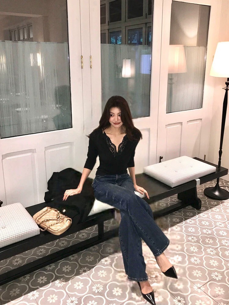 經典黑透膚蕾絲拼接V領長袖上衣-S-XL (Elegant & Love)