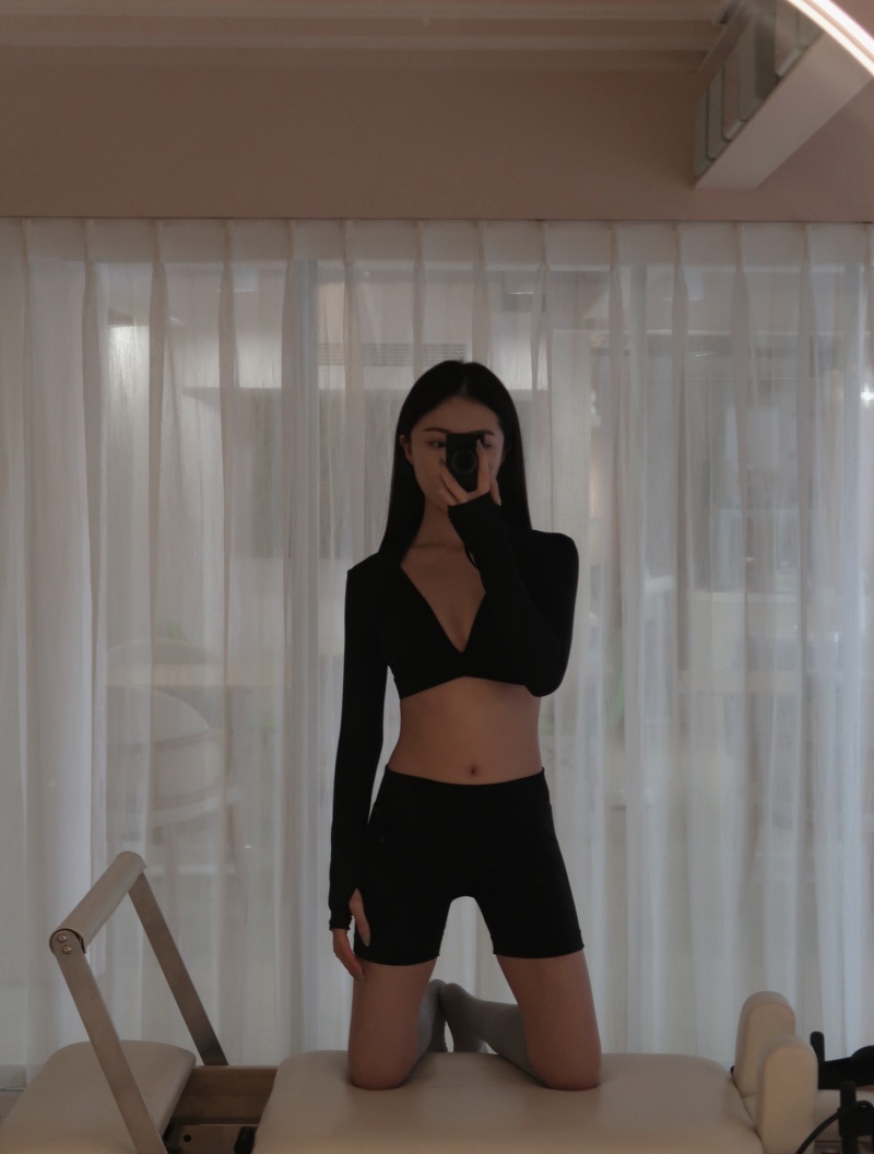 Kendall shrug 好身材運動罩衫 / 黑