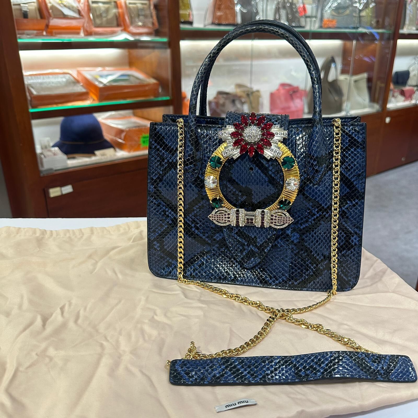 特別版！95%NEW二手MIUMIU 手提/斜背袋 深藍/黑色太陽花寶石蛇皮 #兩年免費保養 #香榭站正品