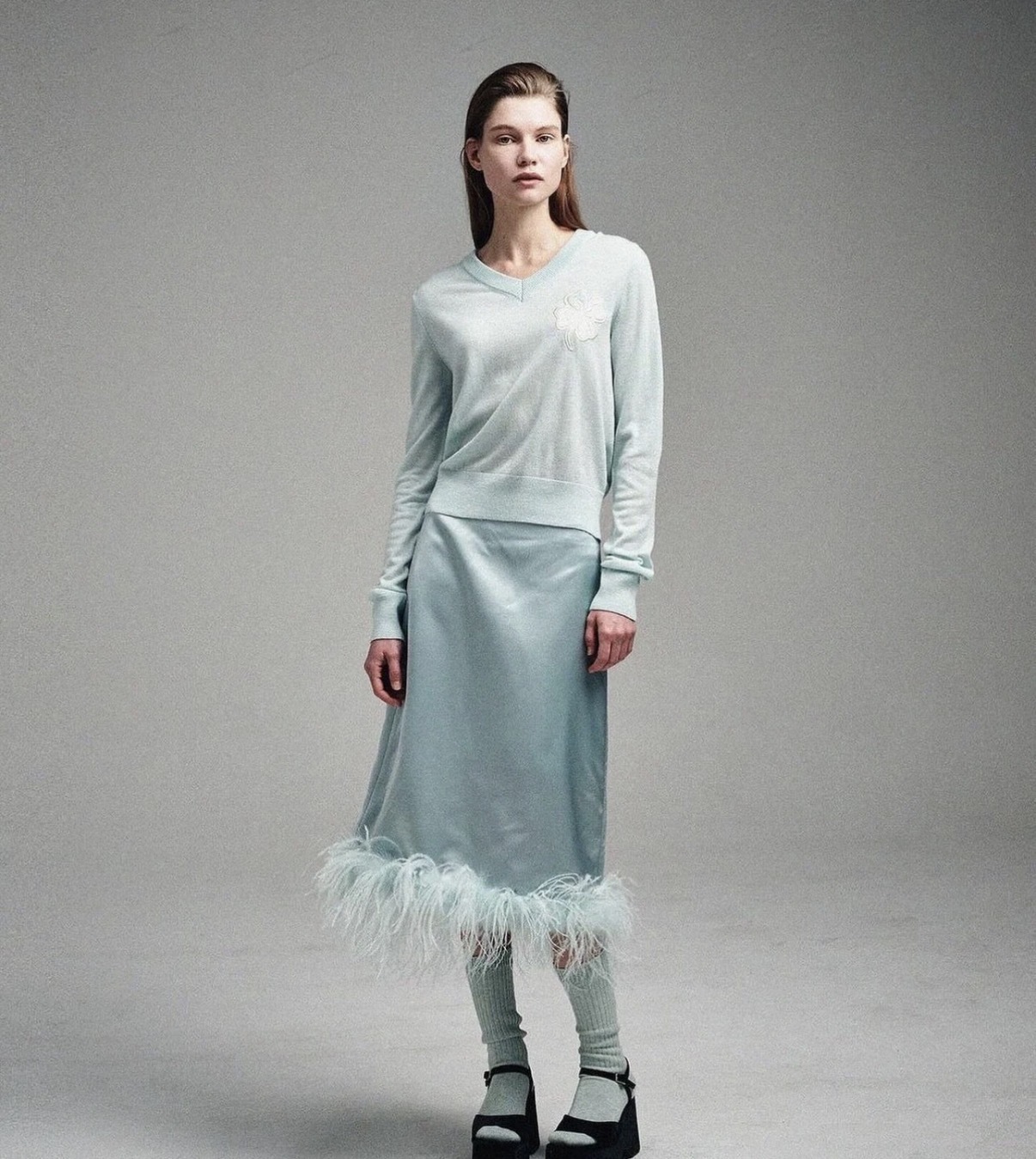 MARDI MERCREDI SS24 刺繡植物短款V領毛衣 韓版