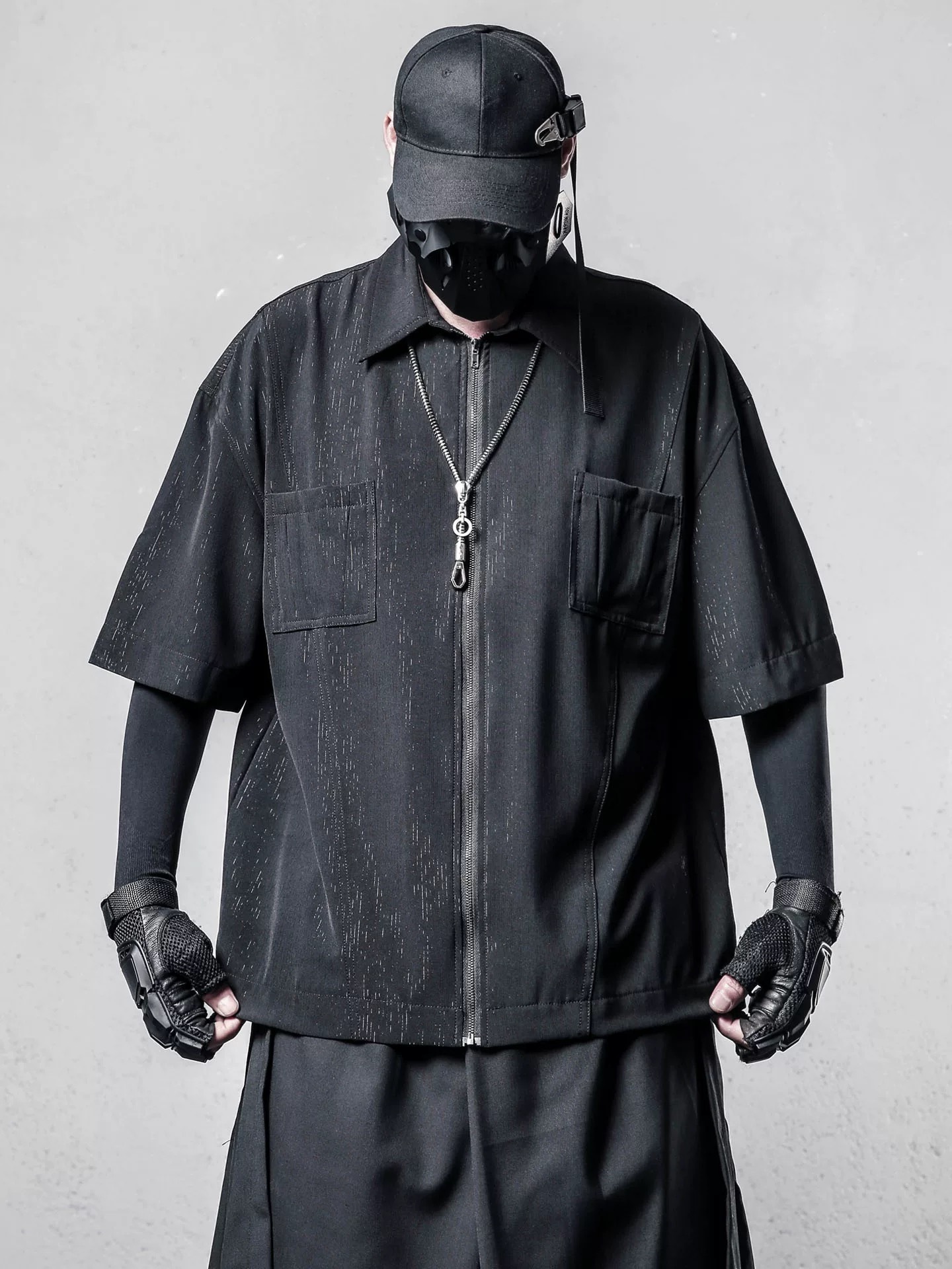 𝙏𝙀𝘾𝙃𝙒𝙀𝘼𝙍 暗黑抗皺拉鍊短袖襯衫