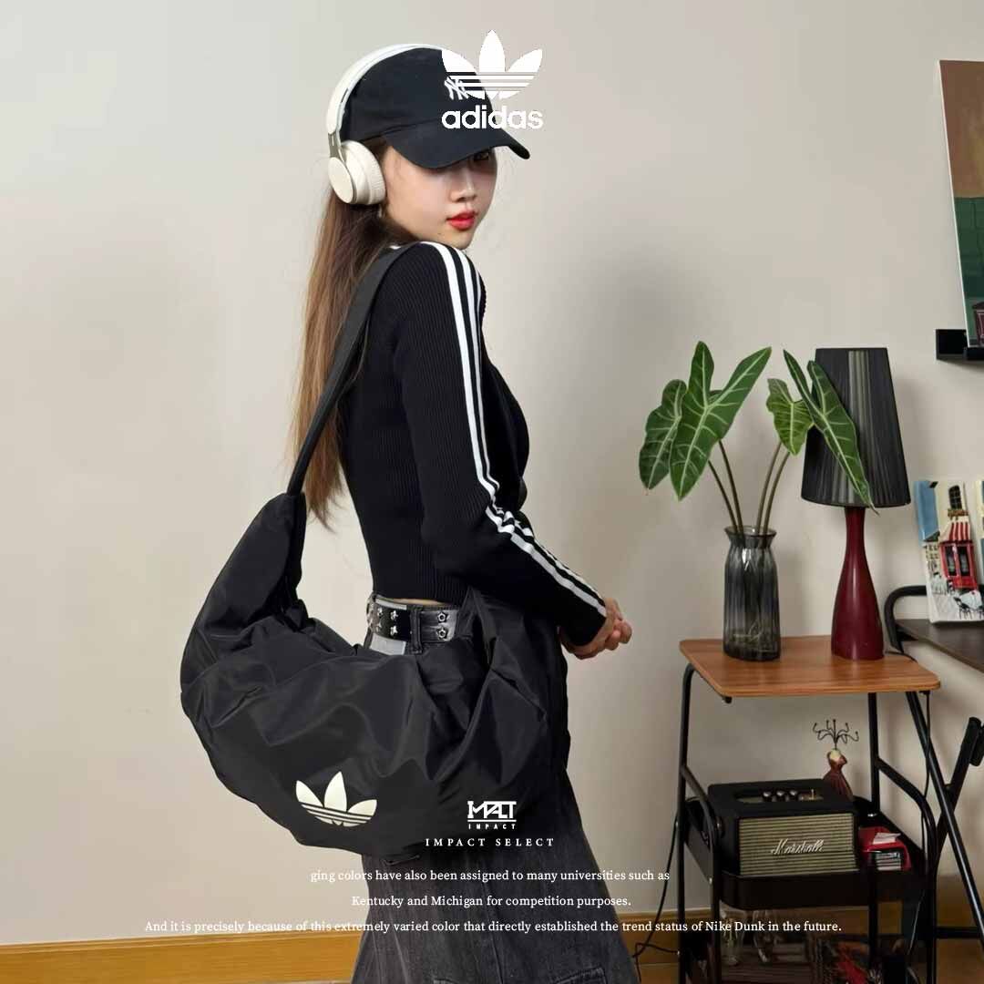 adidas originals 雲朵側背包 大容量 三線 LOGO  黑 尼龍 KA9271