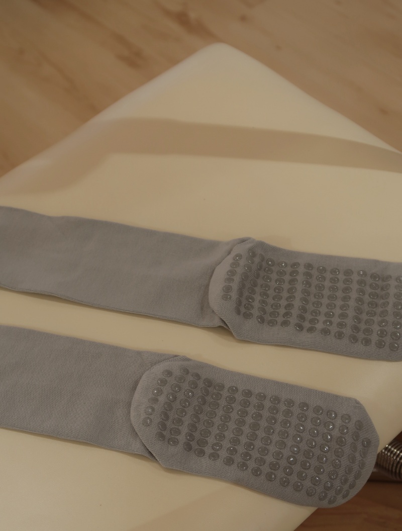 Dolly Socks 止滑小腿襪 / 灰