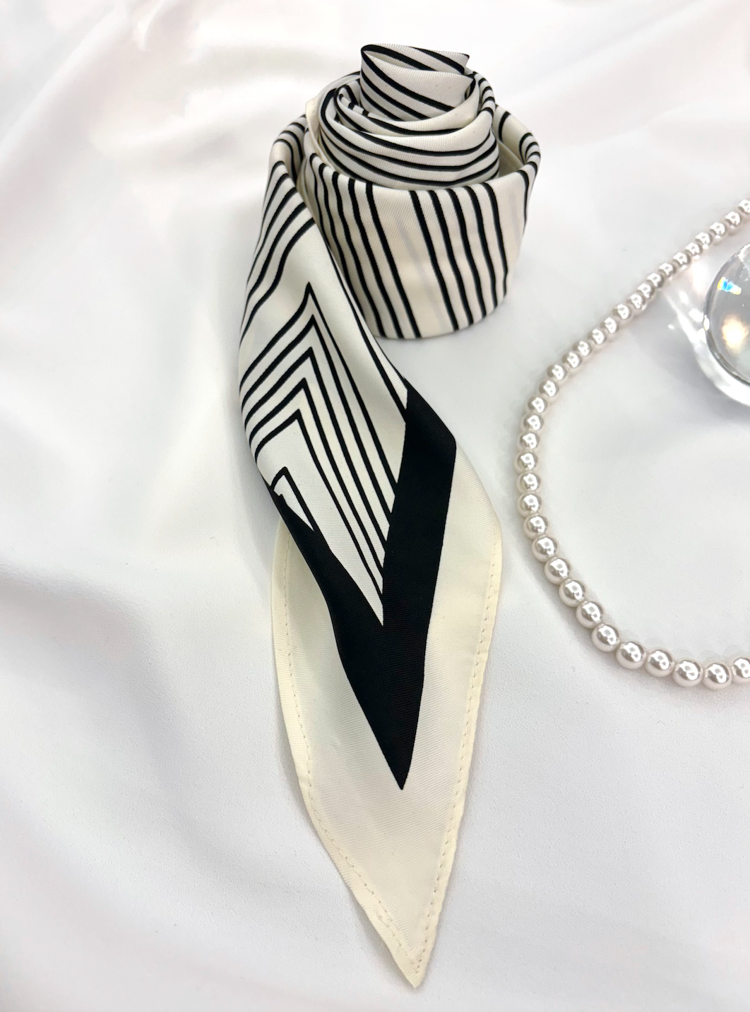 百搭條紋造型絲巾