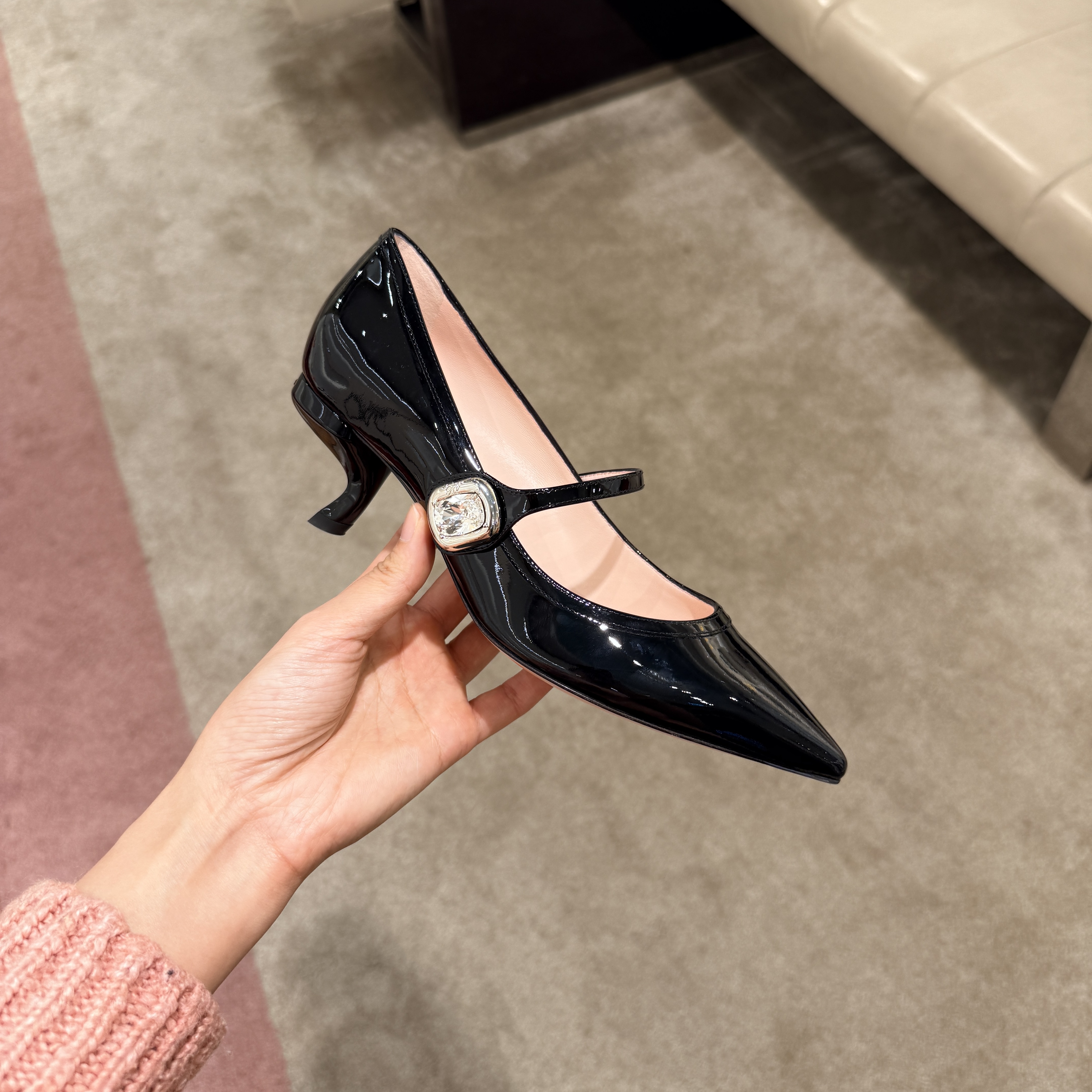 Roger Vivier RV Virgule Babies button heels black