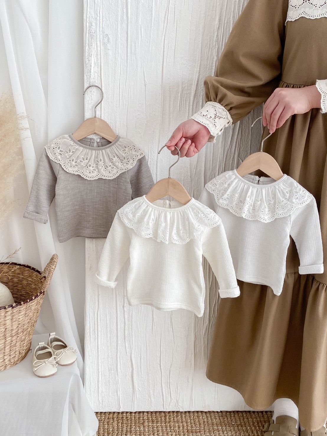 花邊領純色百搭上衣