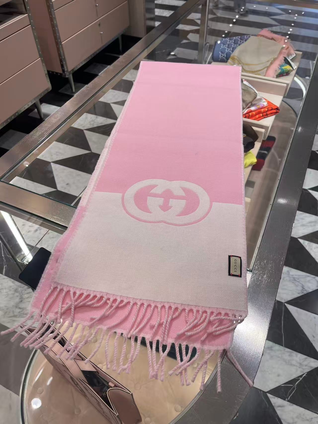 Gucci Duoparf wool cashmere scarf pink 33*200cm 715497