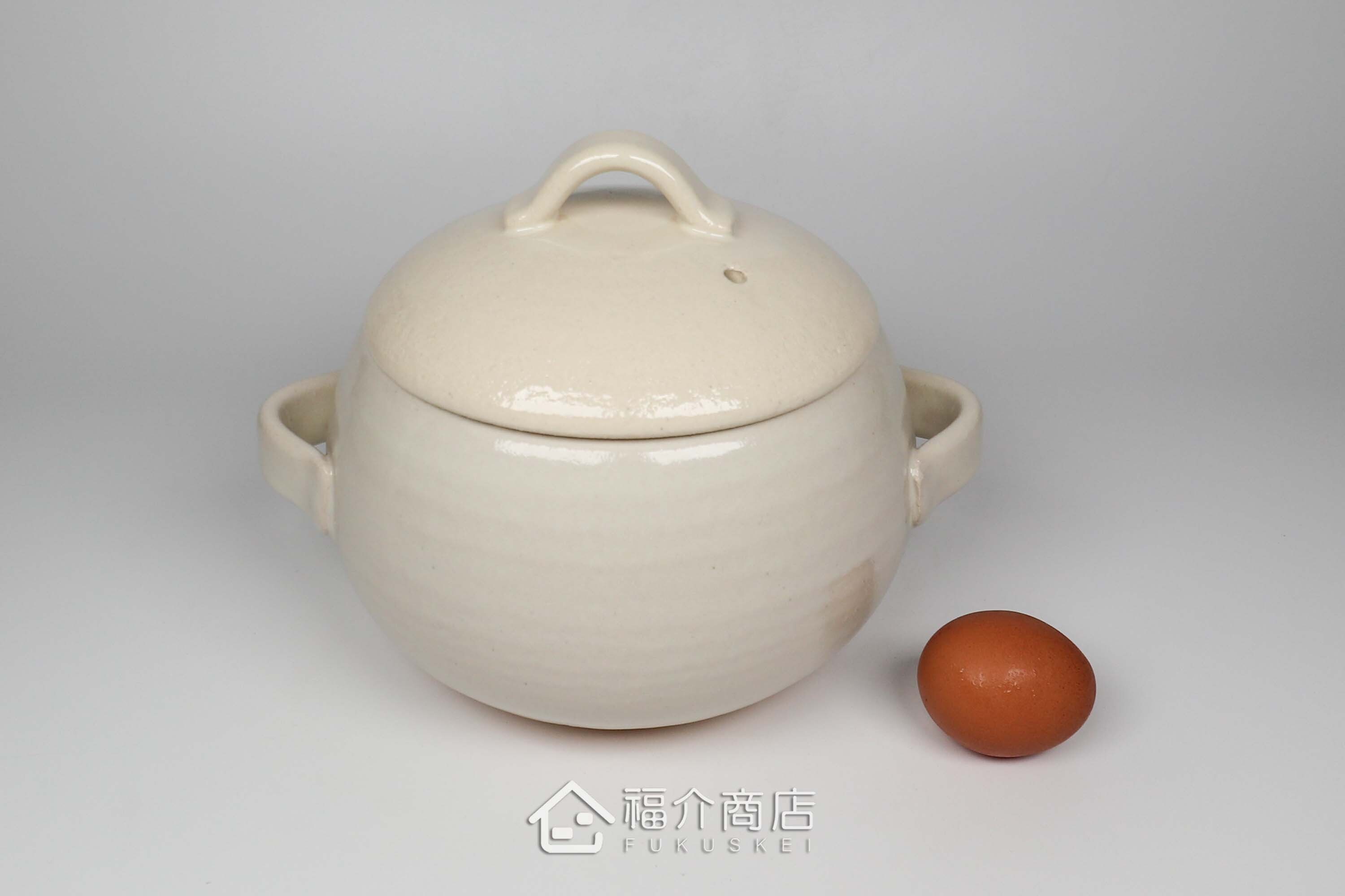 煮飯用陶瓷材質的飯鍋與土雞蛋
