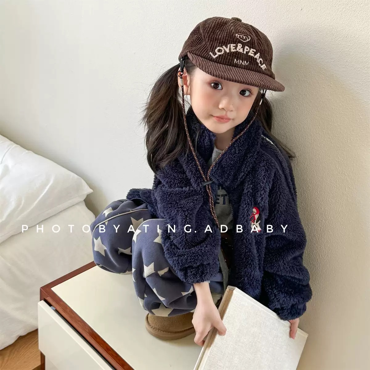 三色軟乎乎刺繡企鵝外套