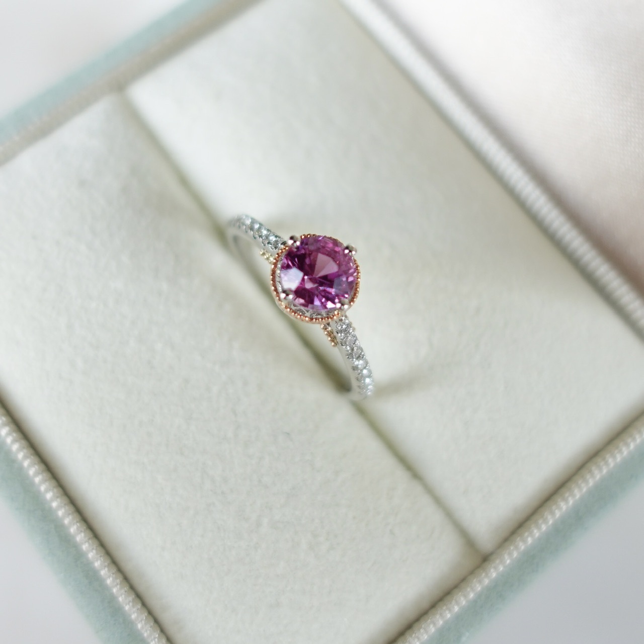 18K金無燒粉紫色藍寶石鑽石戒指-配寶石鑑定證書
