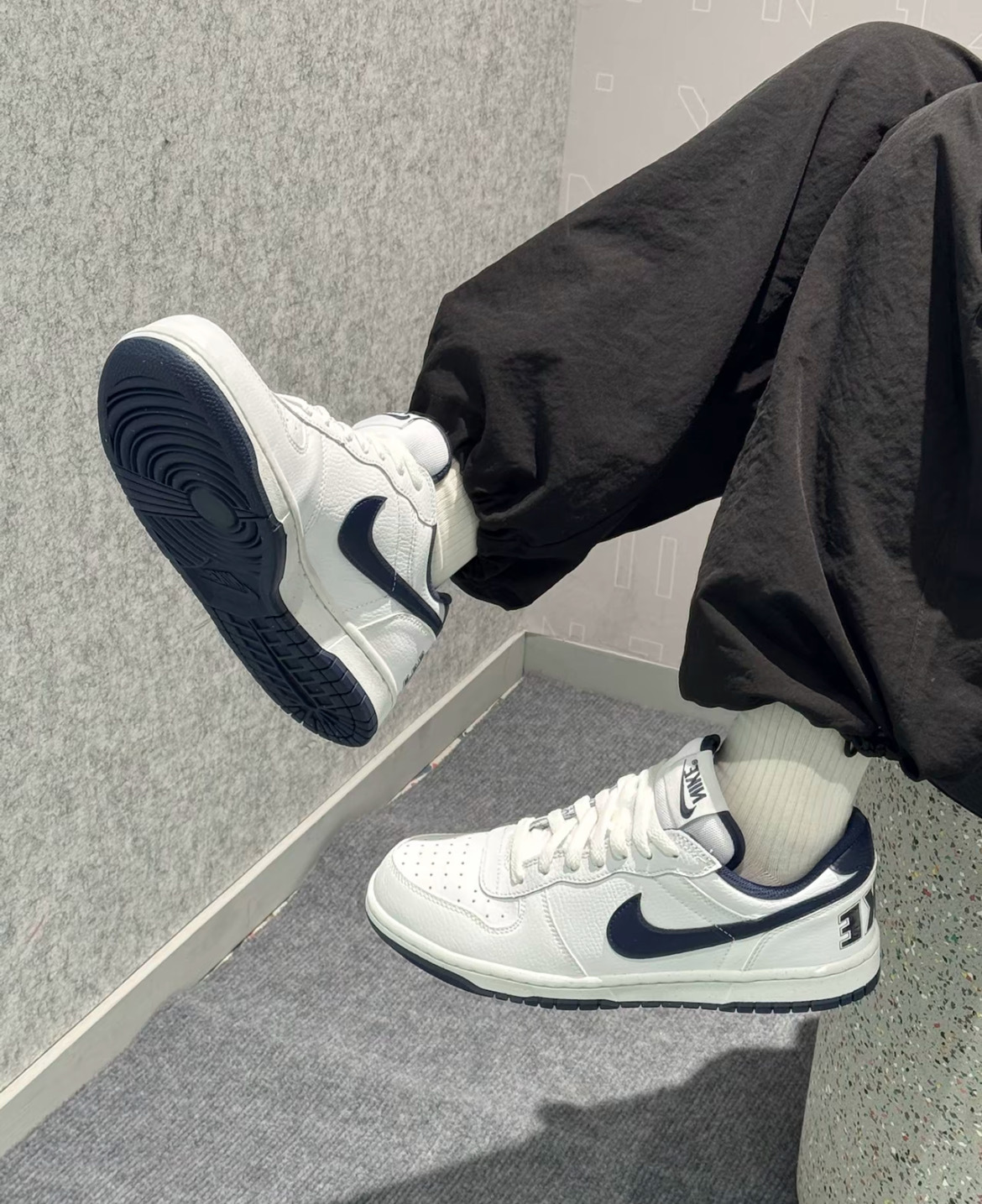 男鞋 NIKE BIG LOW 白藍 皮革 低筒 大LOGO 休閒鞋【355152-140】