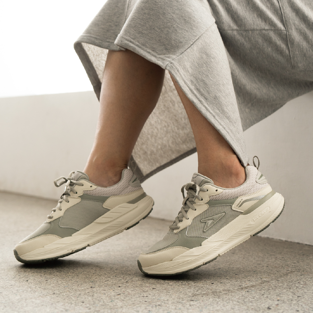 USTINI Wuji Earthing Shoes sage-green Wuji demonstration