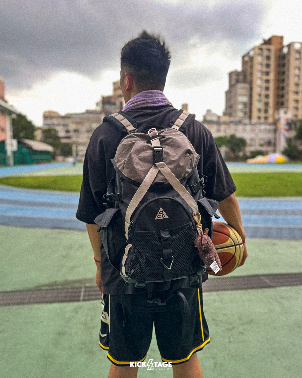 [特價售出無退換] NIKE ACG DAYMAX 黑灰 防潑水 多口袋 15吋 筆電包 運動包 後背包 25L【HJ8178-010】