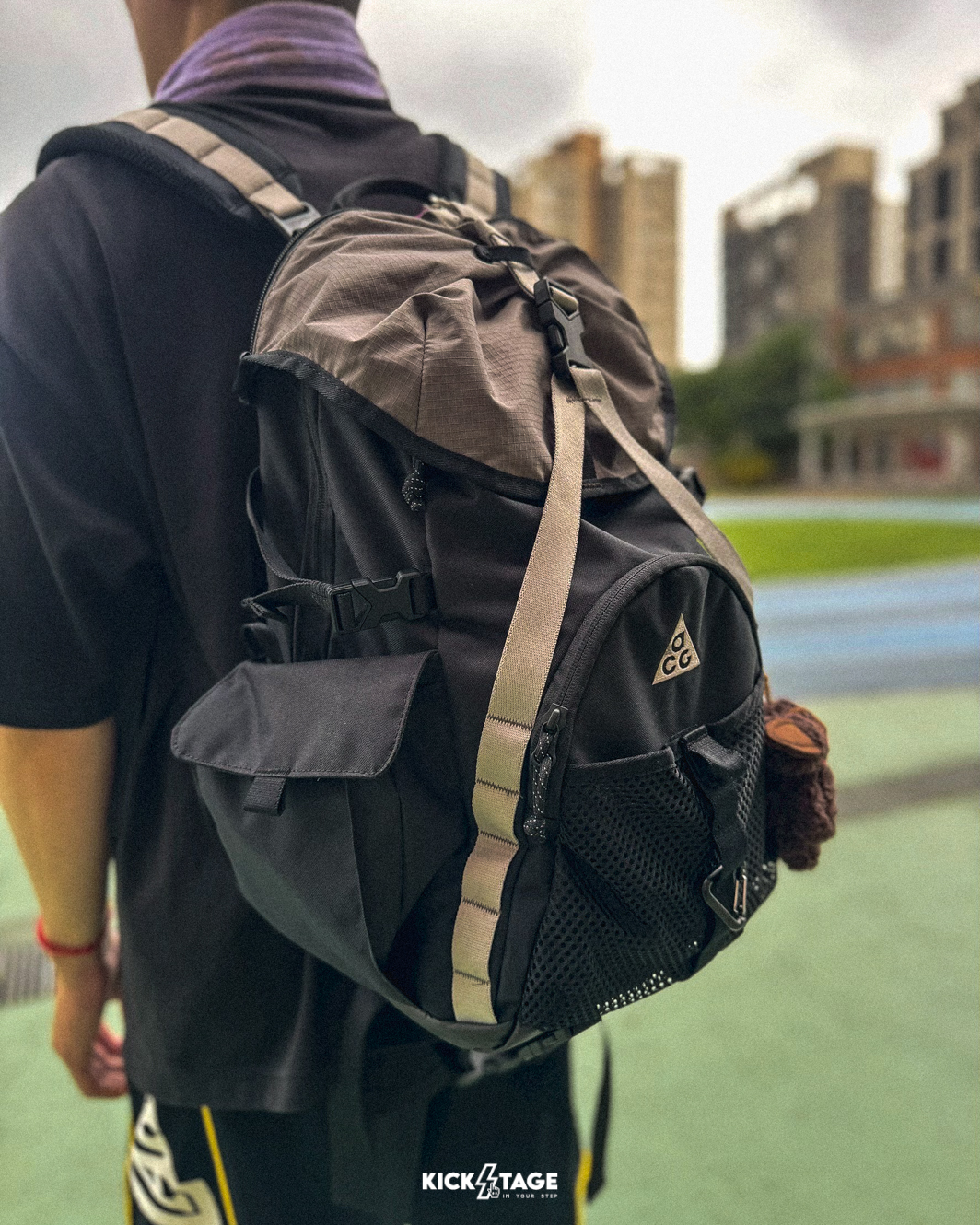 [特價售出無退換] NIKE ACG DAYMAX 黑灰 防潑水 多口袋 15吋 筆電包 運動包 後背包 25L【HJ8178-010】