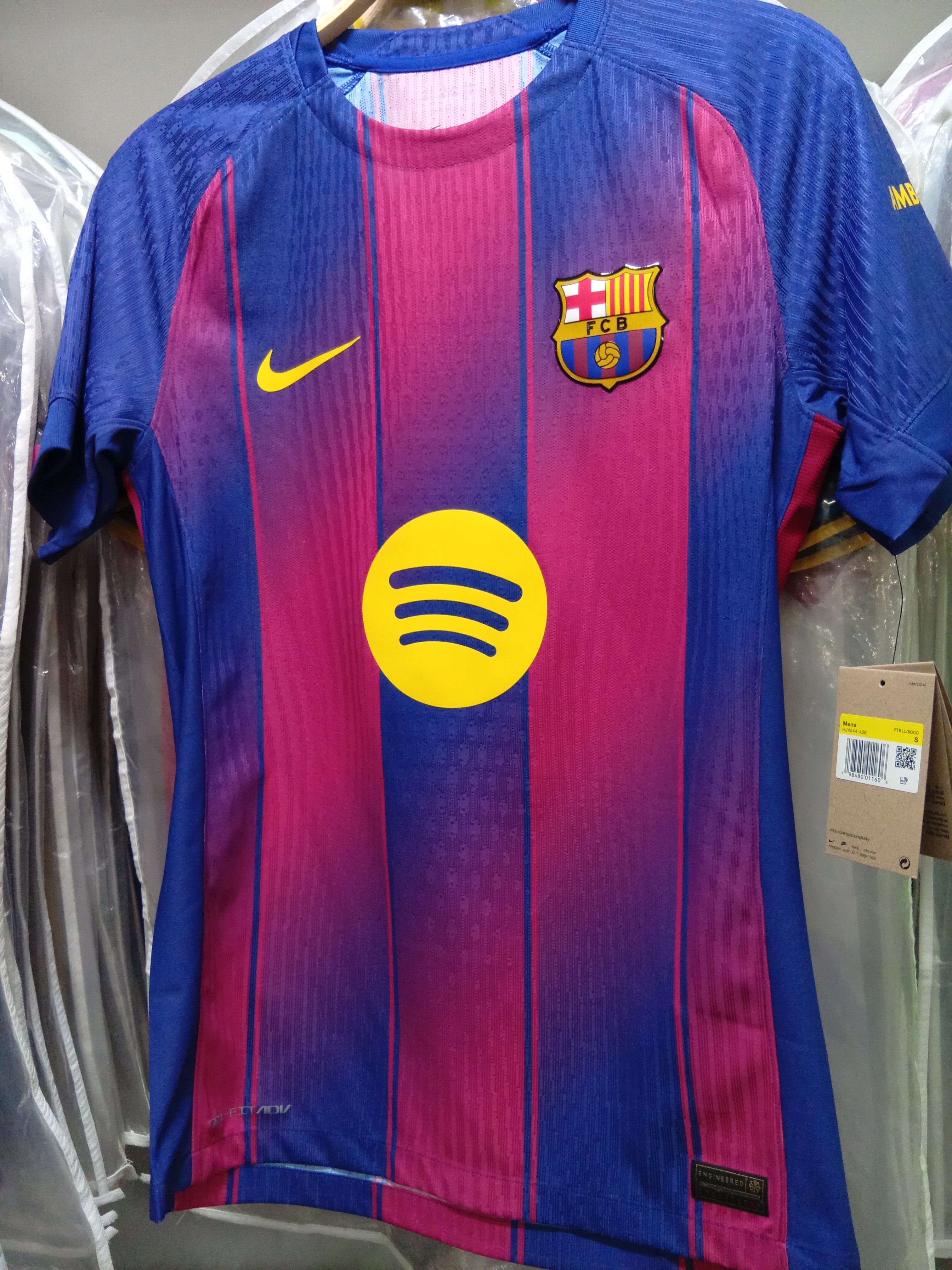 25-26巴塞隆拿主場耶馬球員版球衣