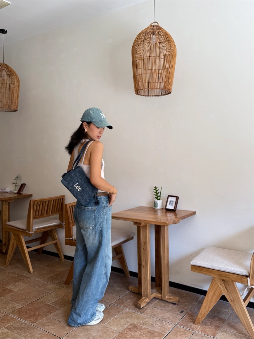 【預購】LEE 小花繩結 側背包 單寧 LE240104M523