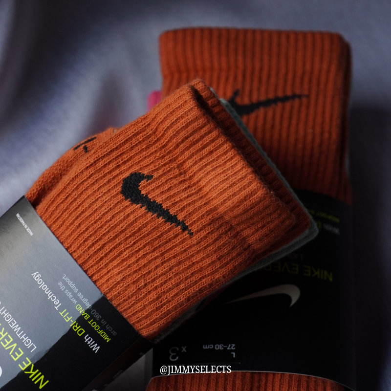 【現貨】NIKE LOGO 長襪｜潮流休閒百搭｜撞色三入組｜透氣舒適運動襪（2款）
