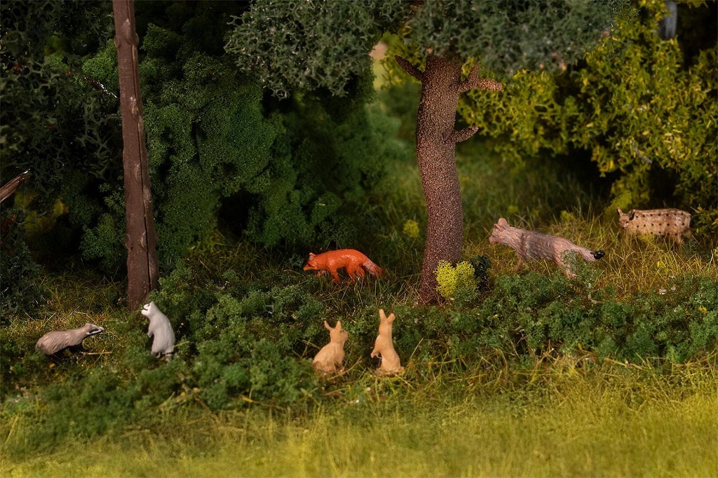 Faller 151915  HO scale Animals in the forest