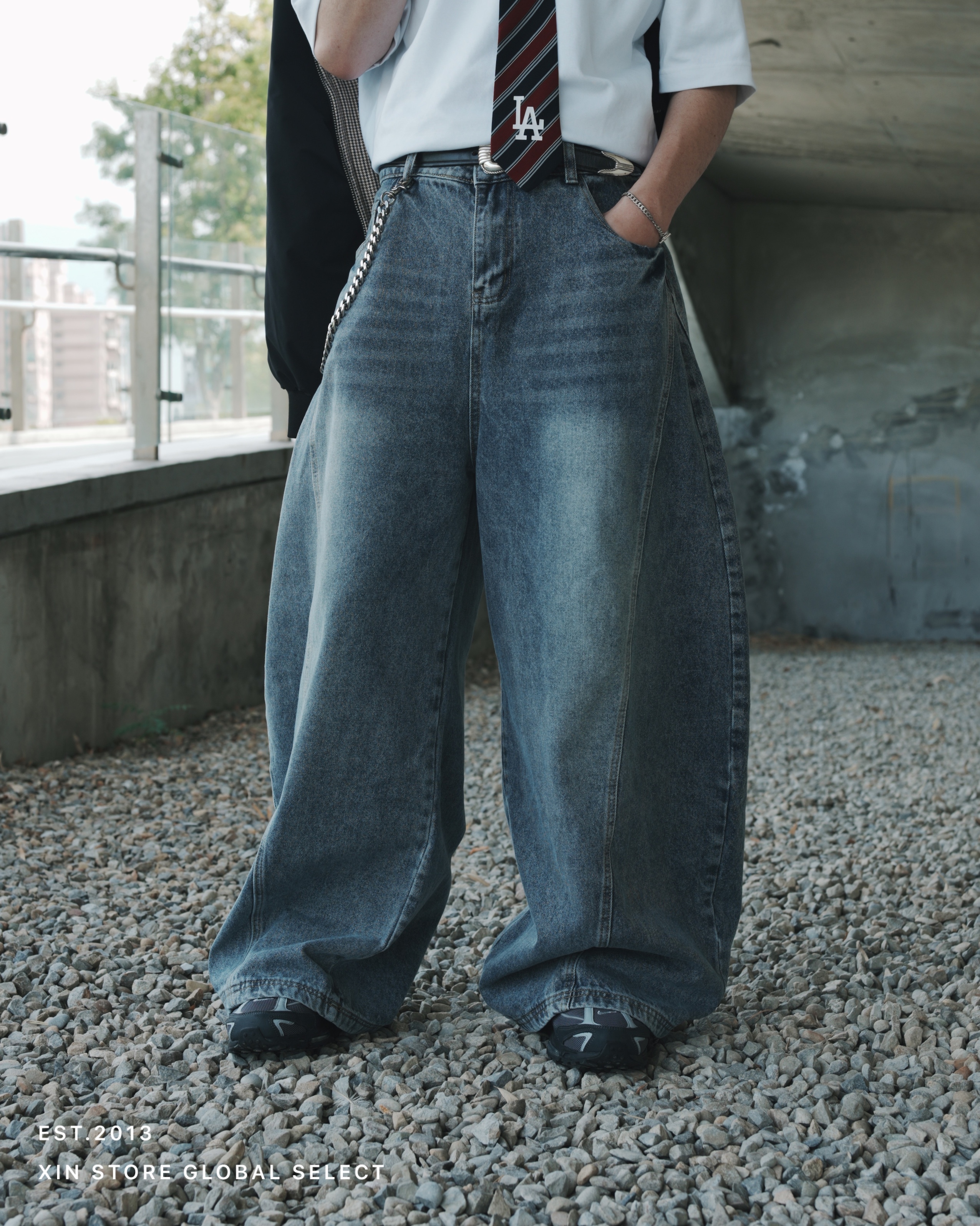 <三次補貨🔥>IVORY 水洗 仿舊 闊腿 牛仔褲 彎刀褲 藍灰