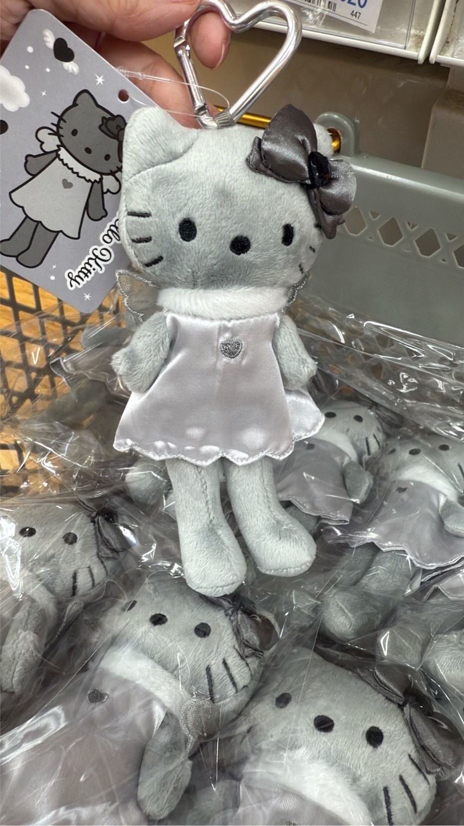 【Luxury】日本限定🇯🇵 黑白長腿Kitty 黑色 銀色 高級洋裝凱蒂貓 時尚感 娃娃吊飾 手機吊掛包包配件