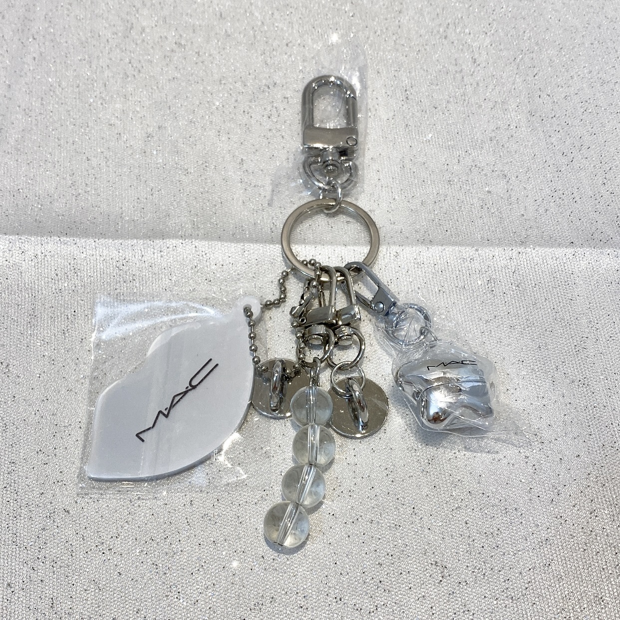 MAC 隨身小包及美妝掛件