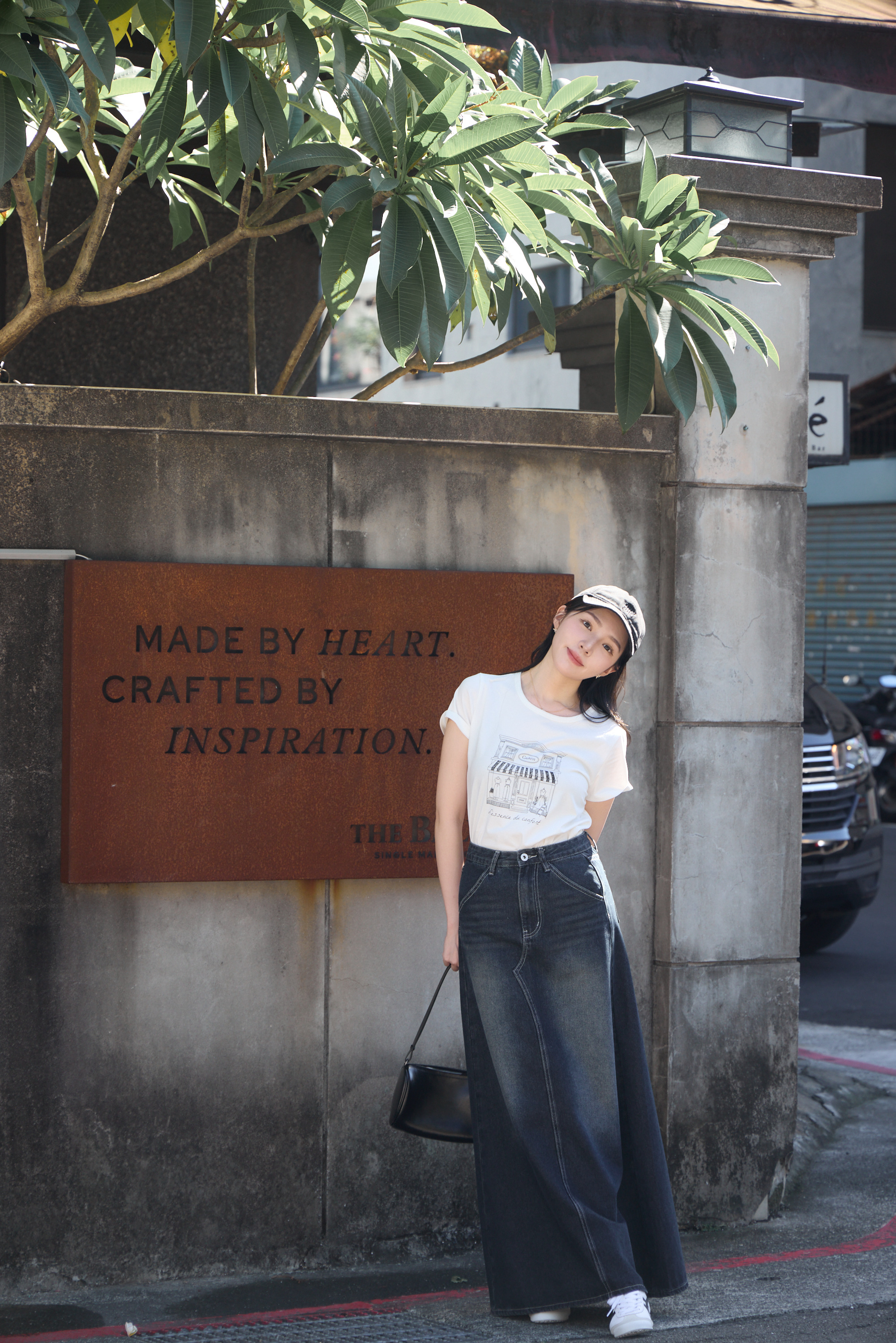 Gmade/輕盈感收胯長腿不落地牛仔長裙-深藍