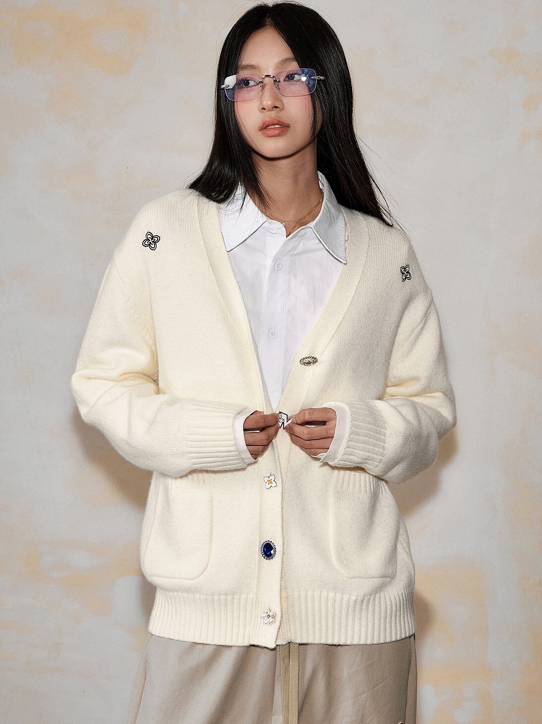 MEDM 裝飾扭釦 V領針織衫 外套