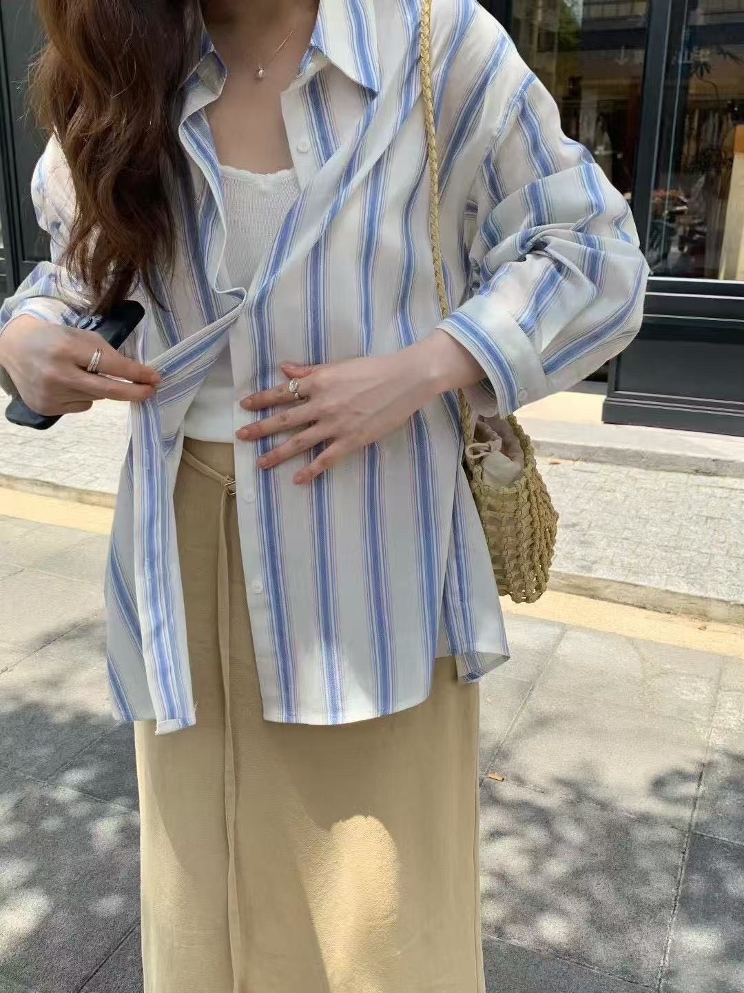 5705 清爽直條紋長版襯衫