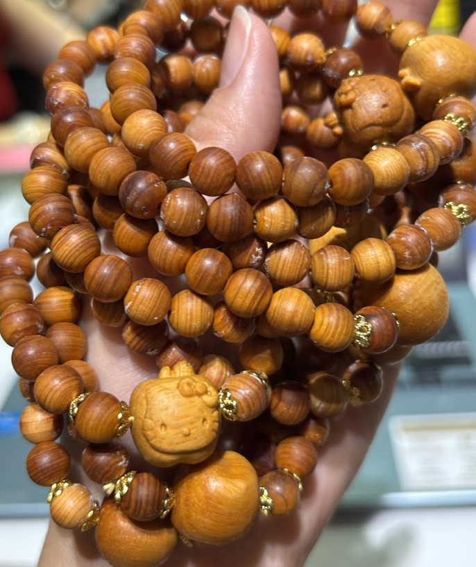 251001 - G35 8mm+高油崖柏木蘋果KT貓手串