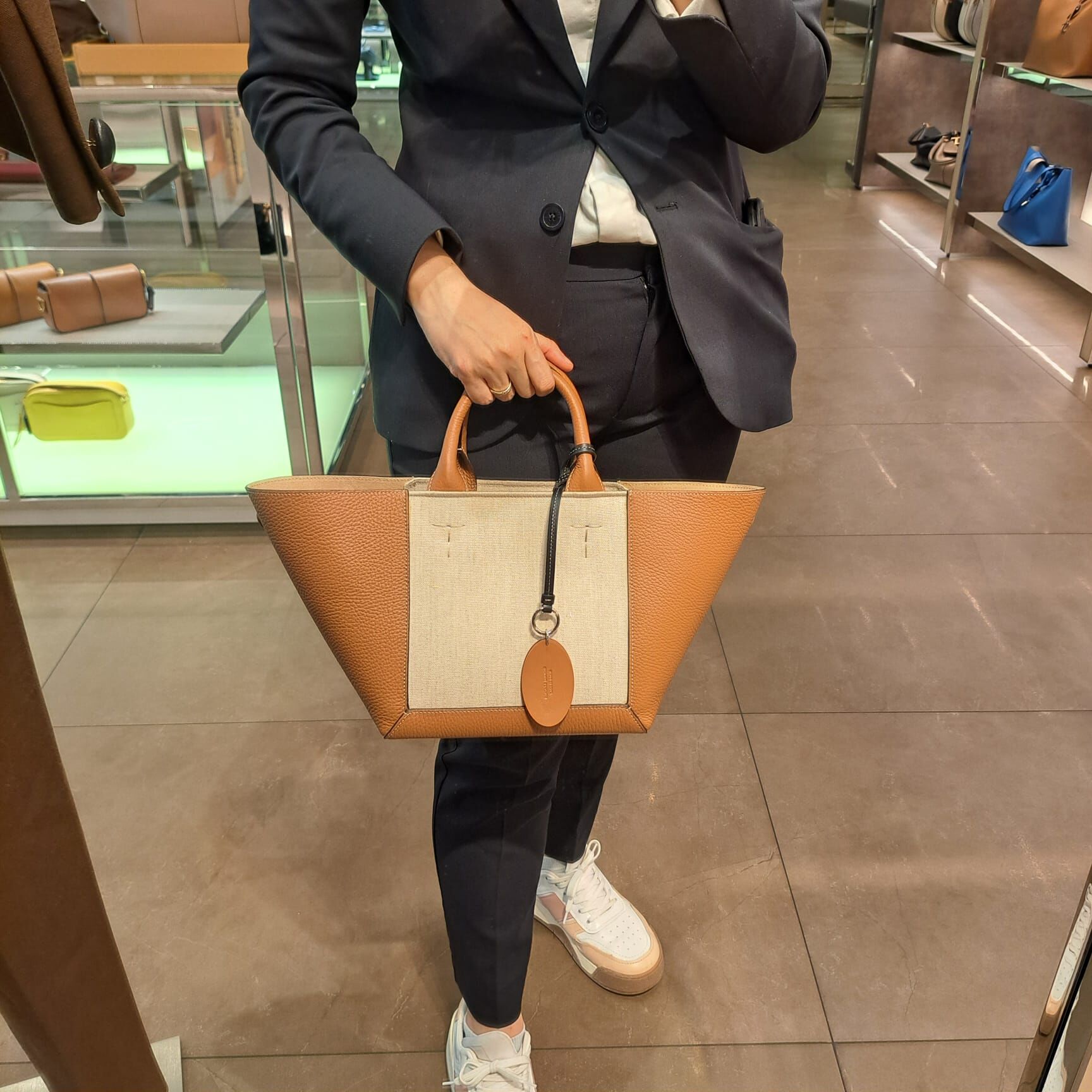 Tods XBWCLNA Top Handle tote bag Tan