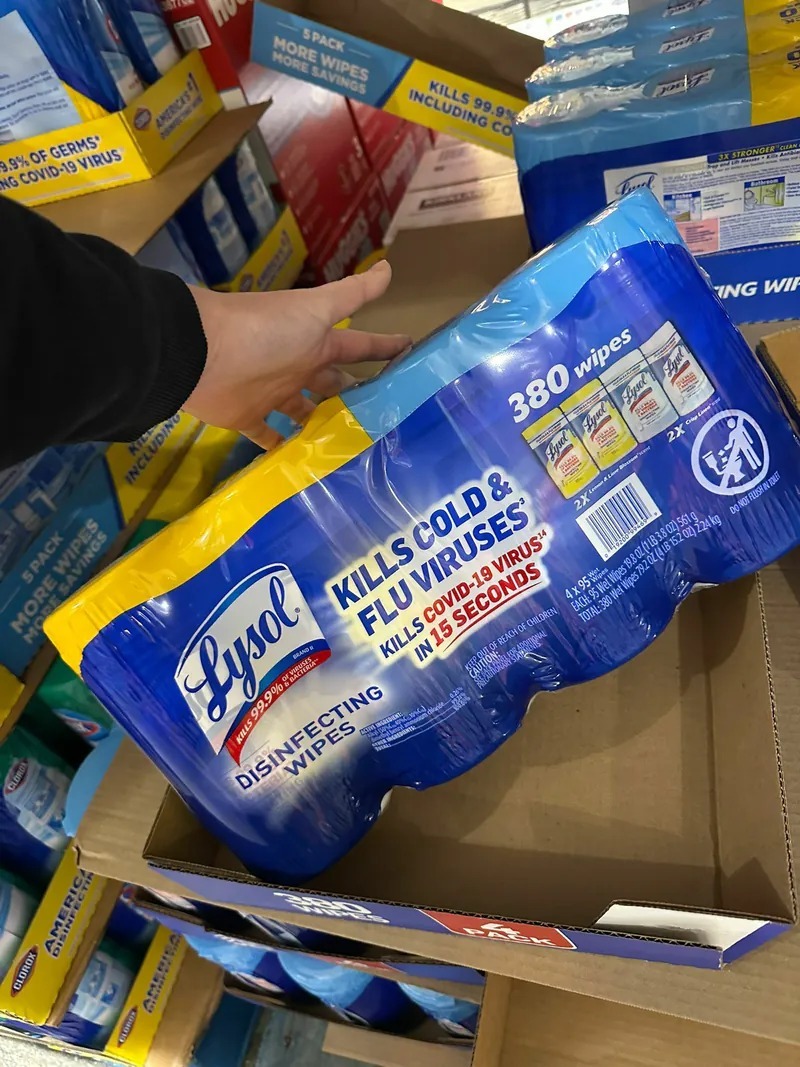 【預購】LYSOL H100176 消毒濕紙巾 (1套4樽)