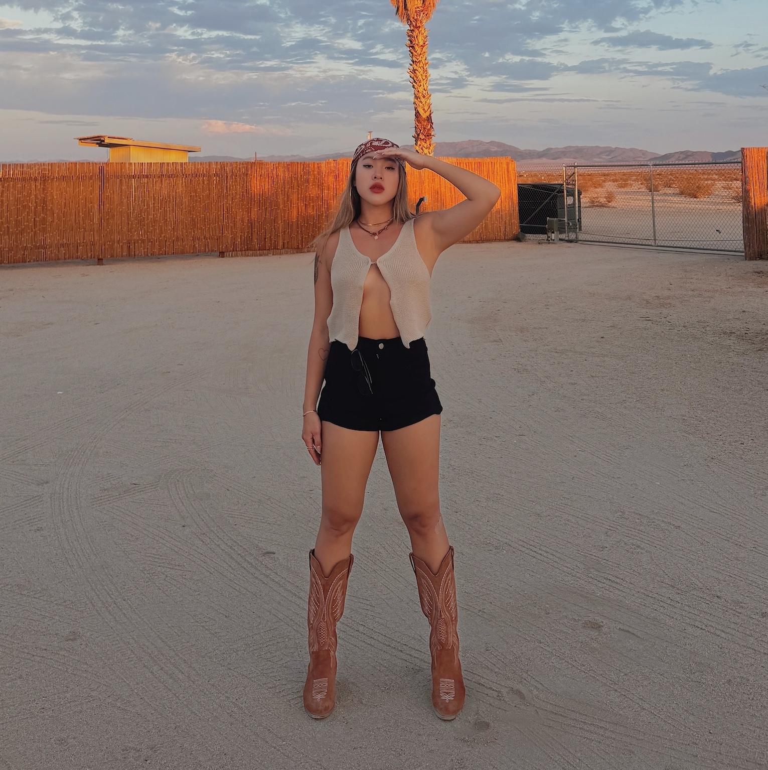 卡其棉麻Ｖ領針織背心🤎