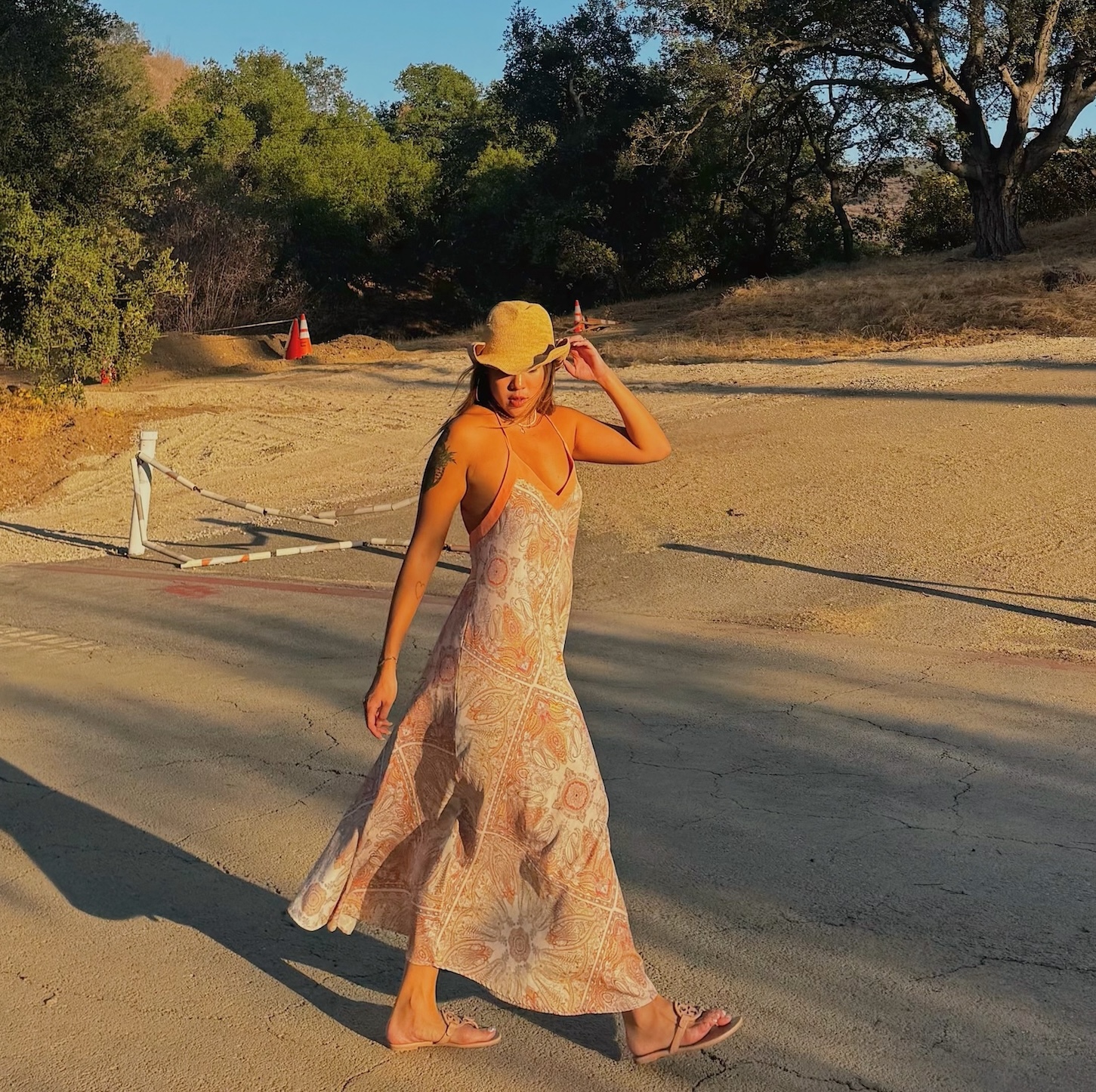 漂亮必備🌞凡爾賽度假感絲質洋裝