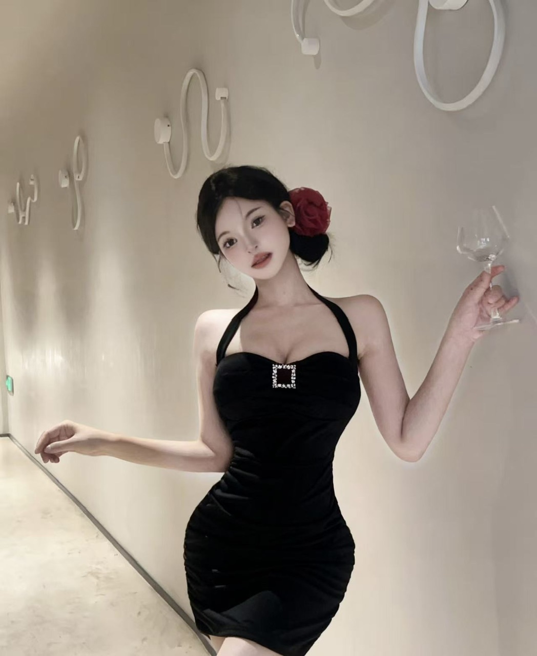 方鑽胸飾帶胸墊包臀短裙洋裝FY13005