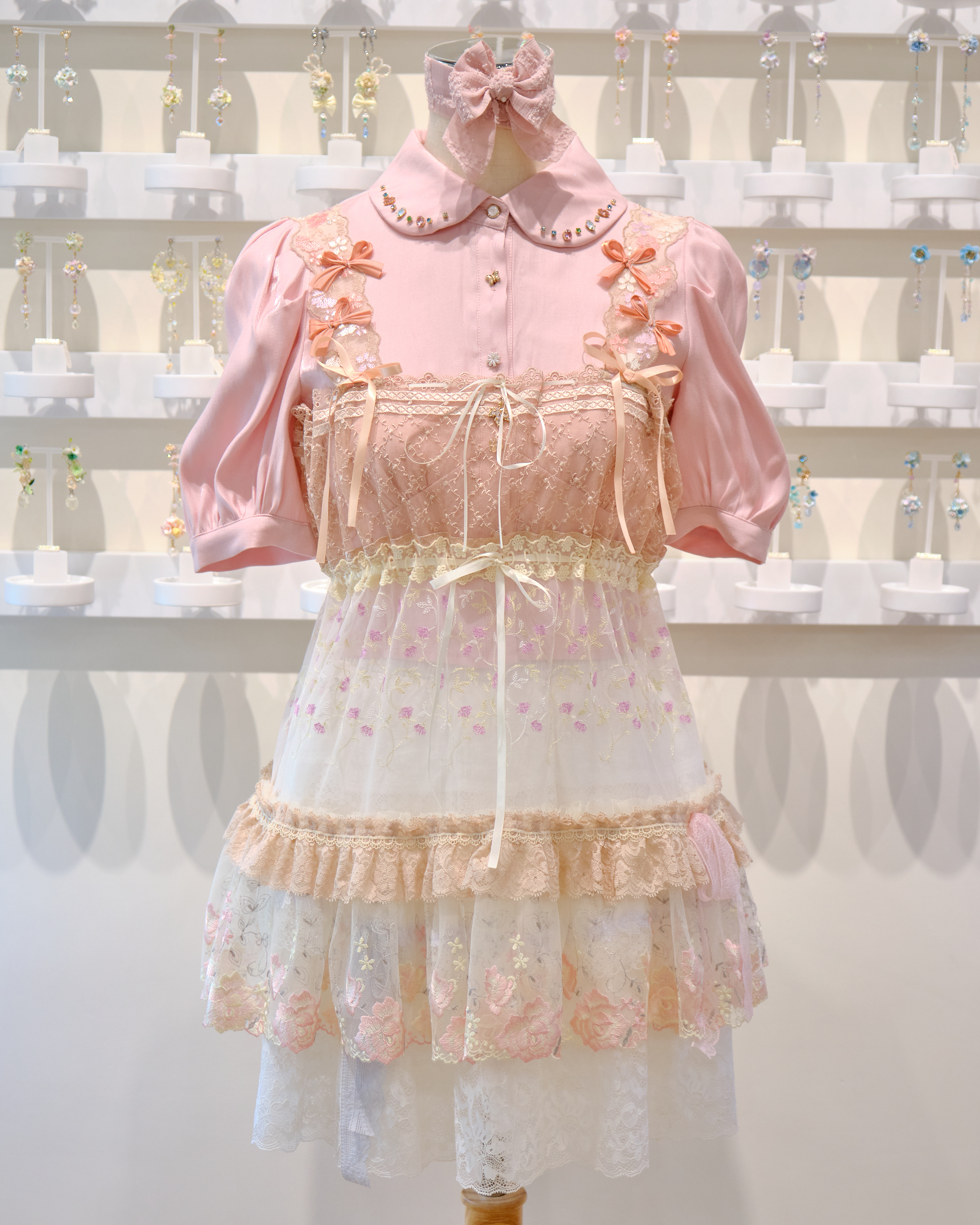 12834 Tiered Lace Cupcake Lady Short Dress Cover