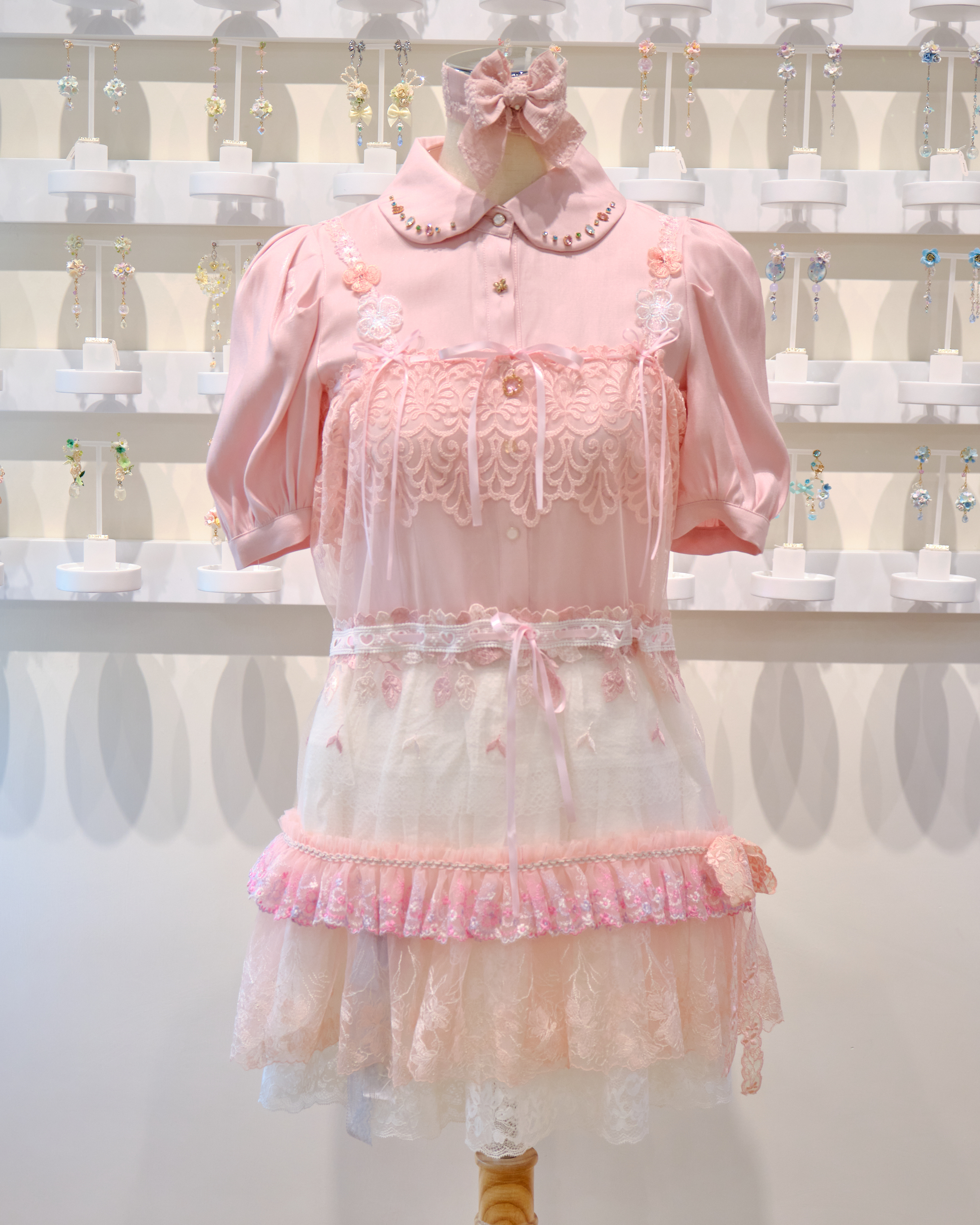 12833 Tiered Lace Cupcake Lady Short Dress Cover